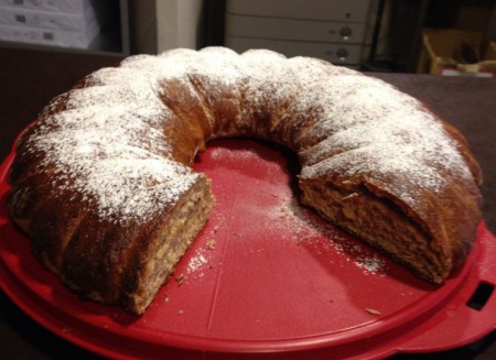 Dinkelhefekranz mit Mandel-Zimt-Marmelade